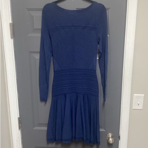 Dianne von Furstenberg navy Delta long sleeve Dress size small - Picture 6 of 9